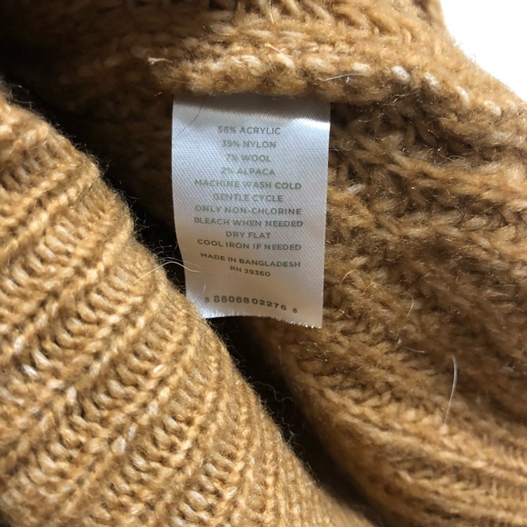 Wool turtle neck sweater - Picture 6 of 6